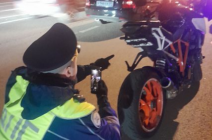 В Белгородской области запретили ночную езду на мотоциклах и мопедах 