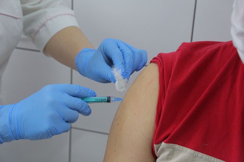 О ходе вакцинации от коронавируса в Старом Осколе и Белгородской области на 18 февраля
