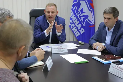 Кирилл Чернов провёл первый приём в качестве депутата областной Думы