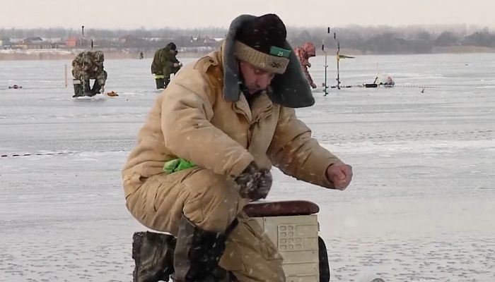 На Старооскольском водохранилище прошло традиционное первенство ОЭМК по зимней рыбалке
