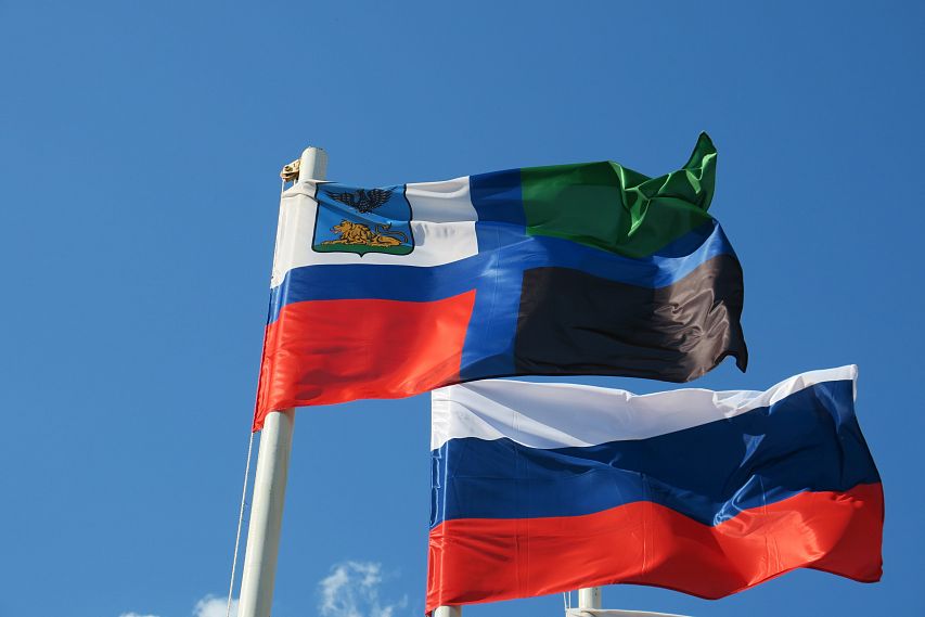 Страна празднует День государственного флага Российской Федерации